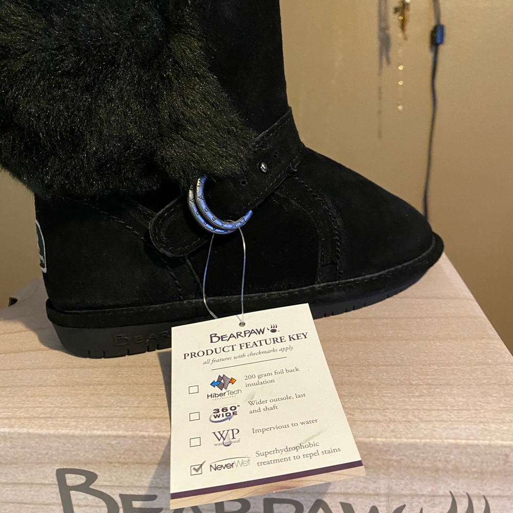 Boots - Picture 4 of 5